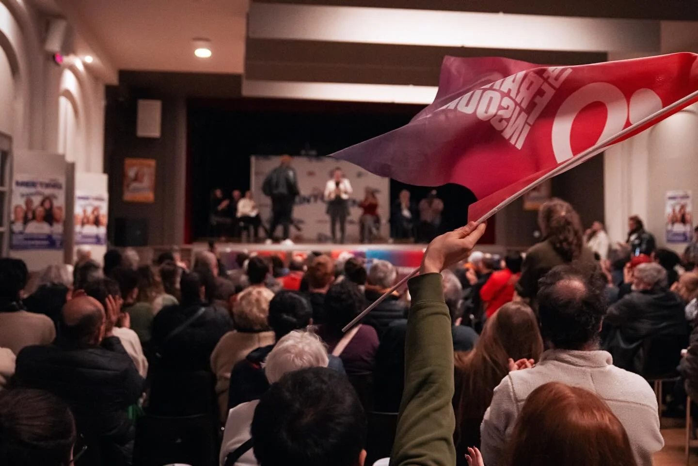 Salle comble hier soir pour notre meeting à Saint-Ouen ! - Redécouvrez le discours de Manon Monmirel