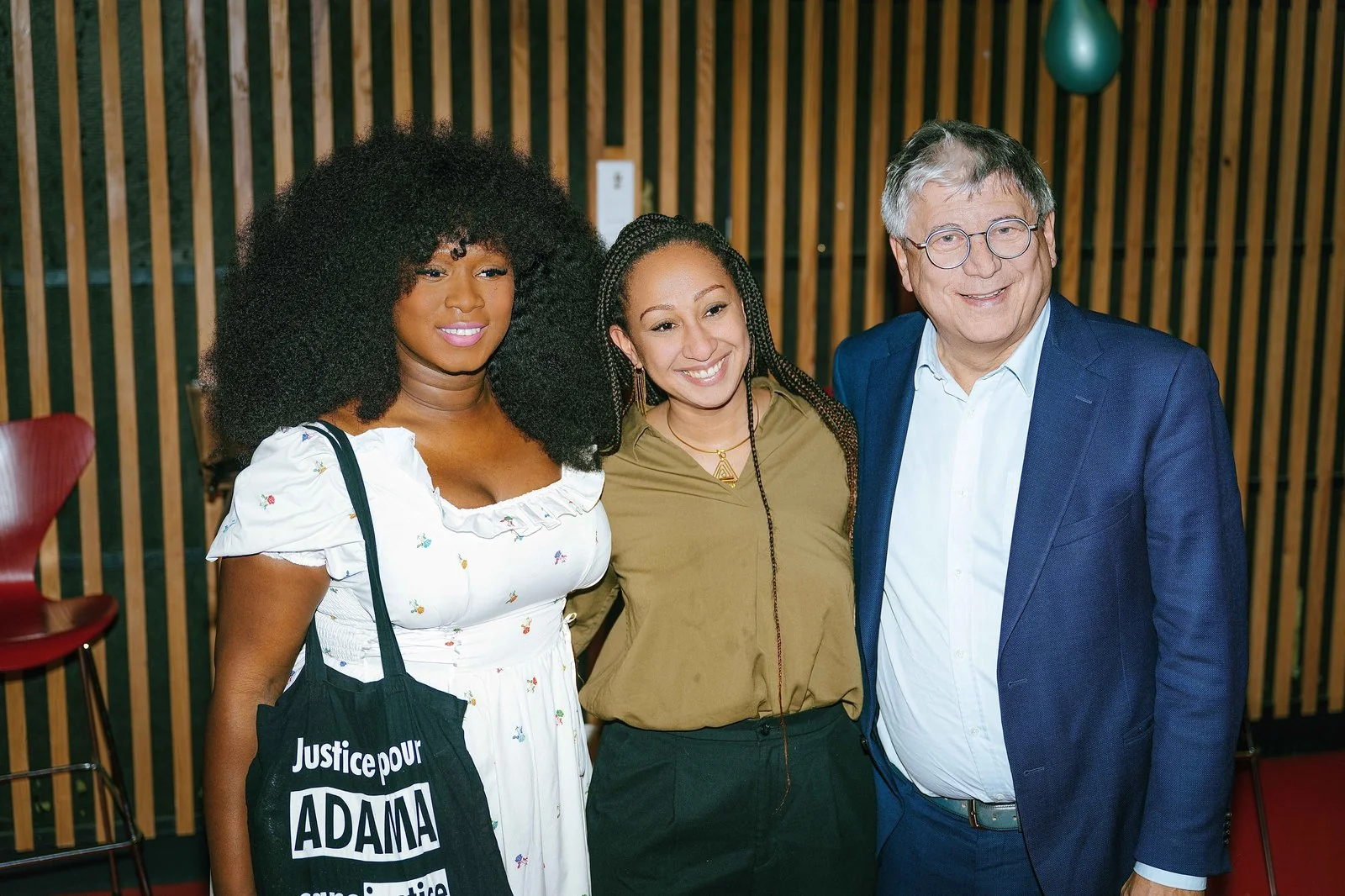 Assa Traore aux cotes de Manon Monmirel